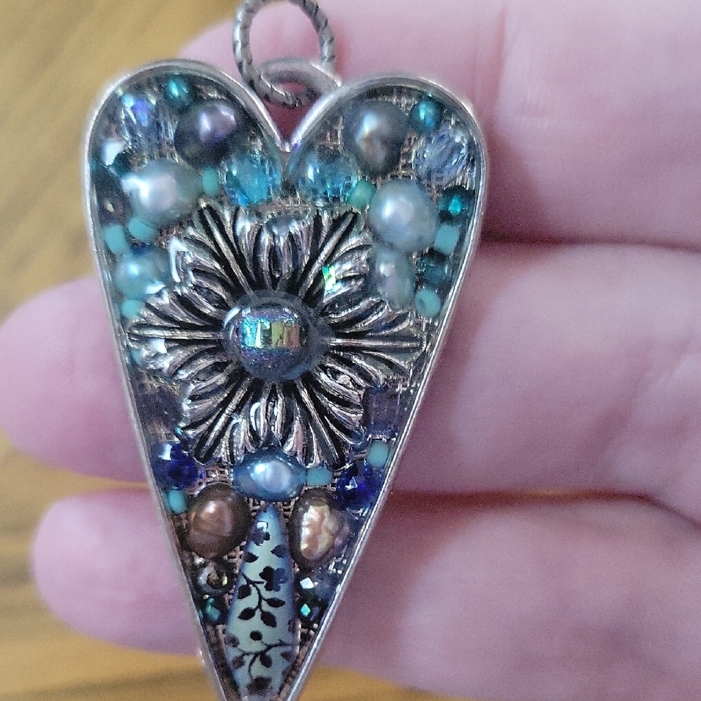 Silver and Blue Heart Pendant - Picture 2 of 3